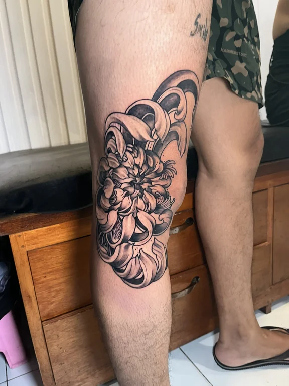 deity linework flower balinese pattern spiritual dotwork tattoo foot tattoo canggu bali