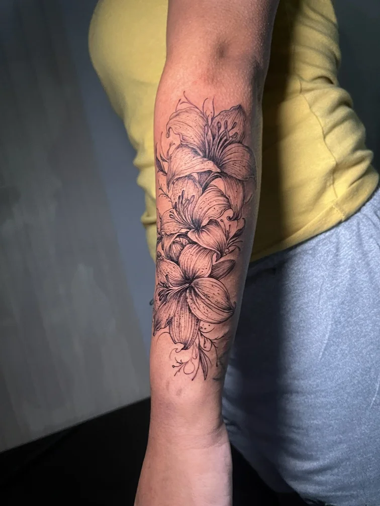 woman hand flower half half sleeve halfsleeve tattoo canggu bali