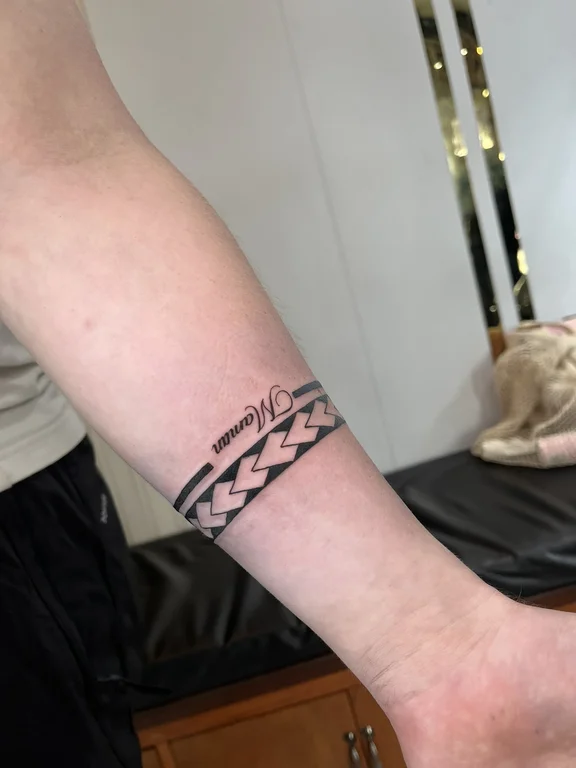 thin wave bold fine black grey mandala tattoo woman hand tattoo canggu bali