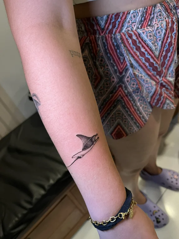 animal minimalist woman fine line elegant minimal soft shading black grey tattoo Canggu Bali