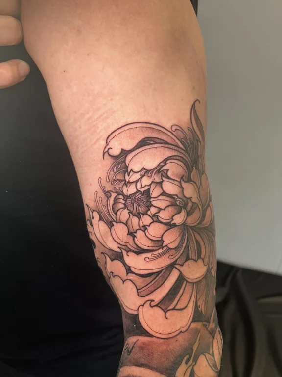 floral dotwork peony soft shading elegant heavy shading linework lotus tattoo Canggu Bali