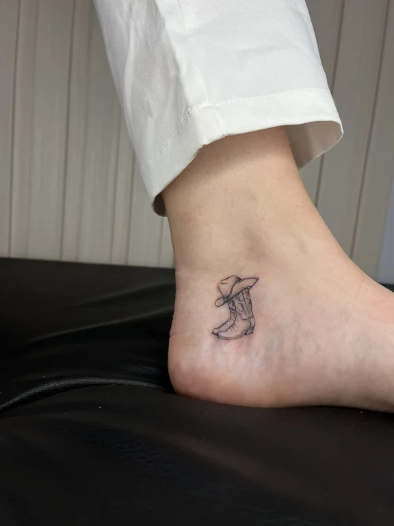 animal minimalist snake fine line elegant soft shading linework wave tattoo Canggu Bali