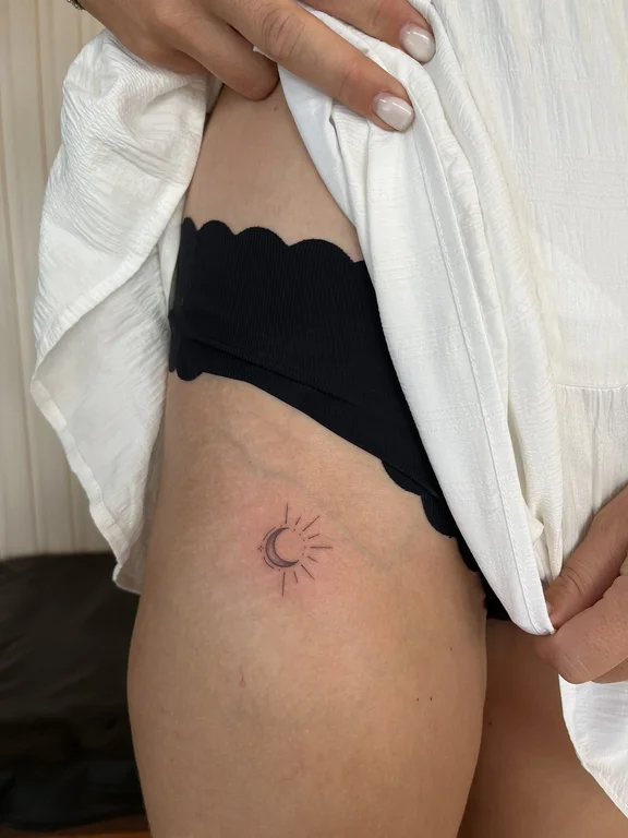 abstract blackwork woman fine line minimal wave elegant bold line tattoo Canggu Bali