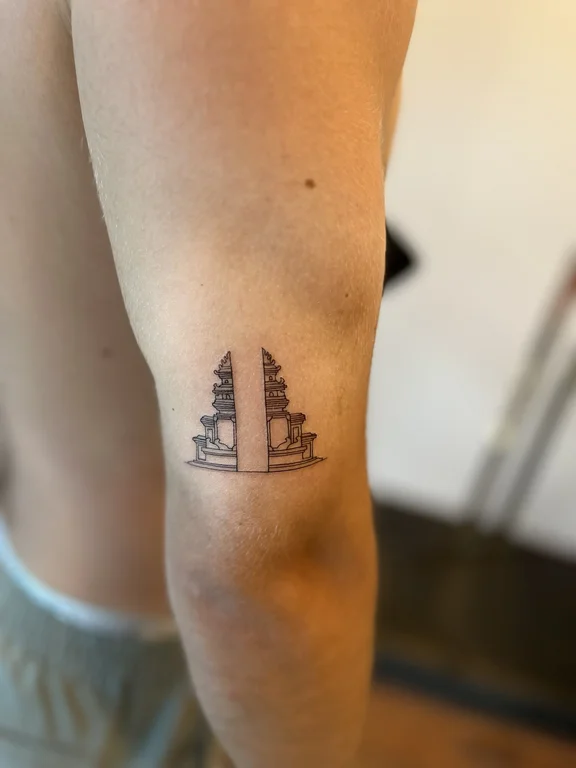 abstract minimalist woman linework minimal dotwork fine line soft shading tattoo Canggu Bali