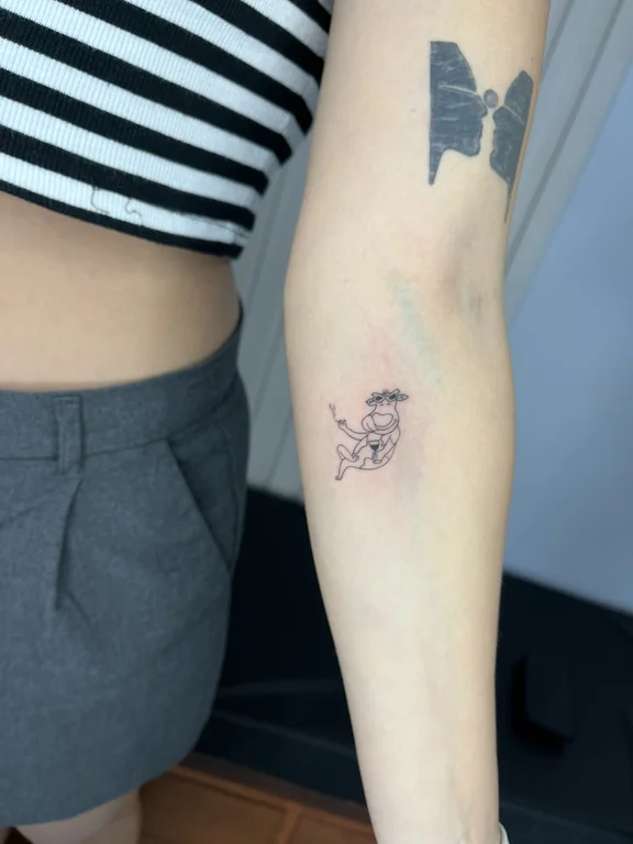 animal minimalist snake fine line cloud minimal wave soft shading tattoo Canggu Bali