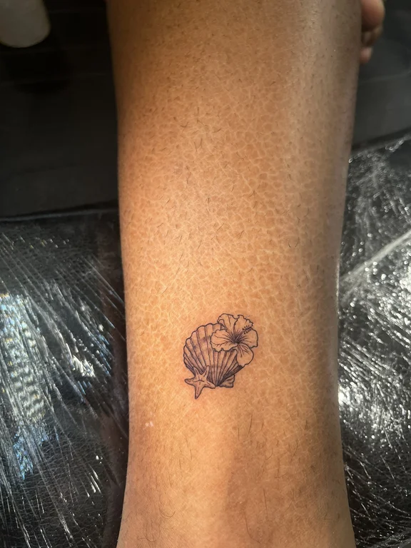 floral minimalist peony fine line minimal dotwork rose lotus tattoo Canggu Bali