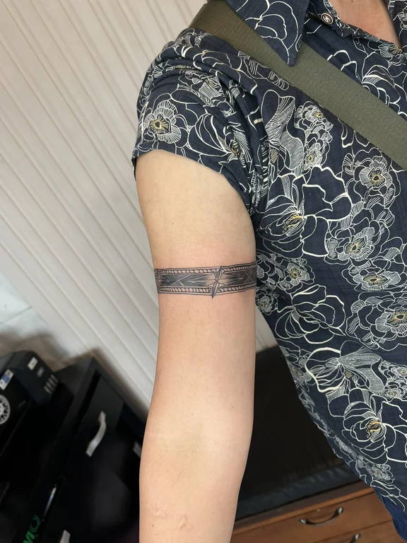 geometric blackwork snake fine line elegant thin line dotwork black grey tattoo Canggu Bali